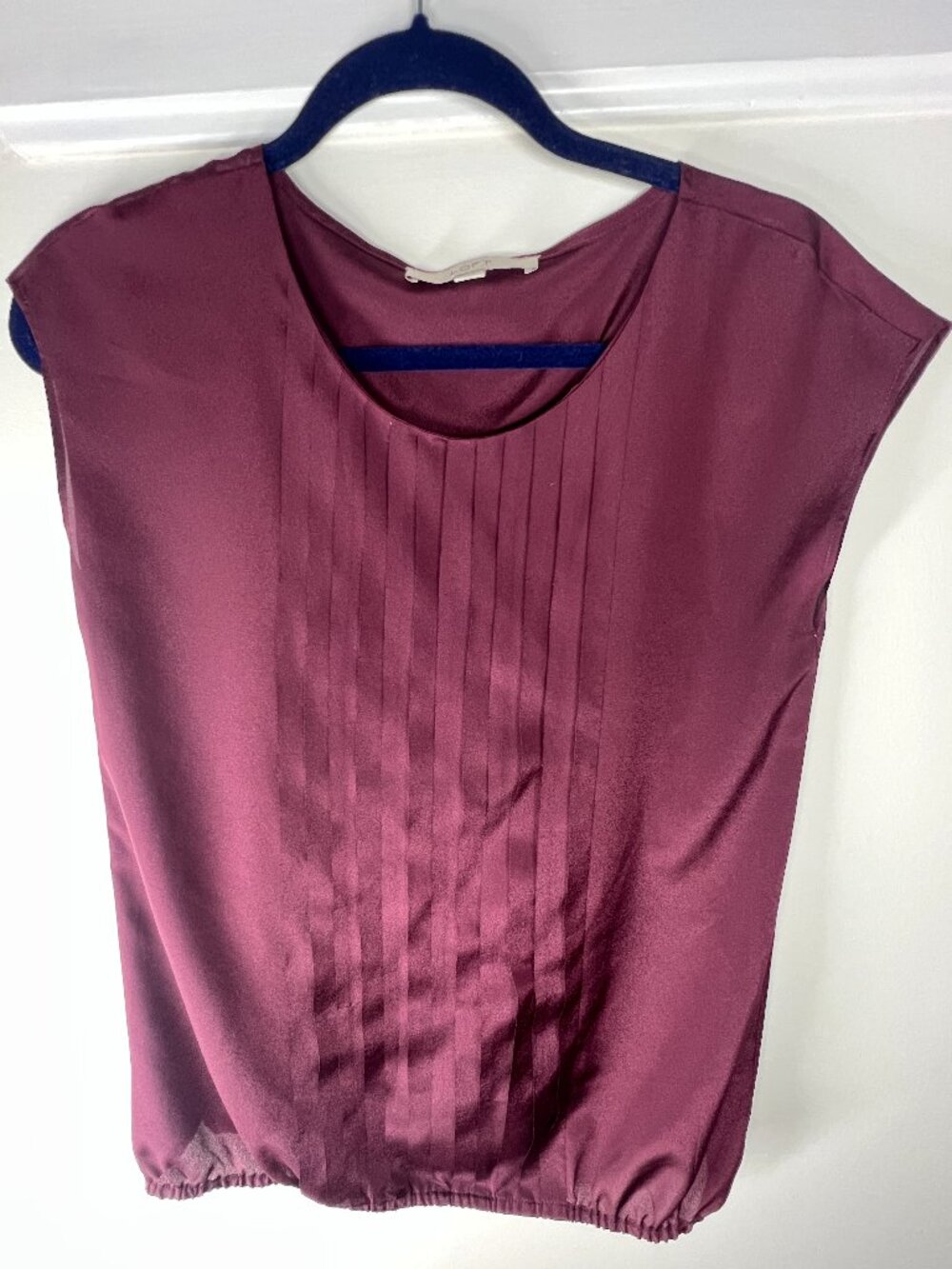 Ann Taylor LOFT Top Size XS Purple Plum Pleated Pullover Sleeveless